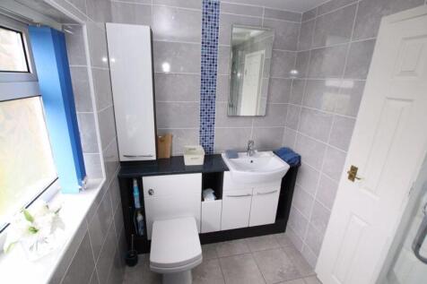 Shower room photo 2