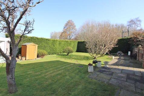 Rear garden photo 2