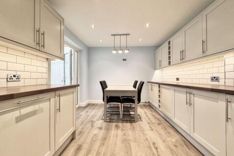 Kitchen alt view