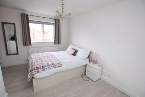 Bed 1 photo 2