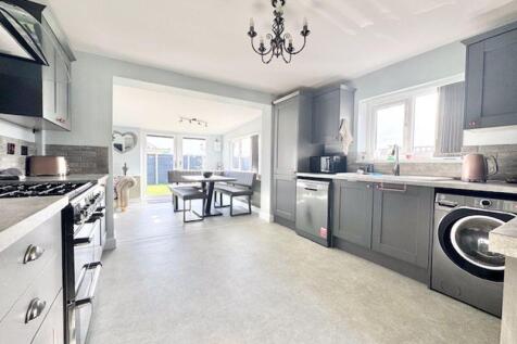Kitchen to dining