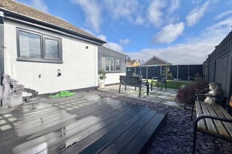 Side decking and patio area