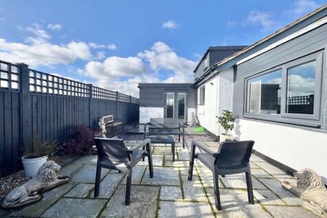 Side patio and decking