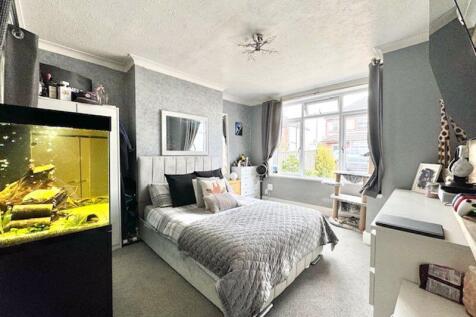 Lounge / Bedroom 4