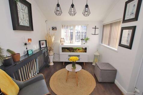 Sun / Breakfast room