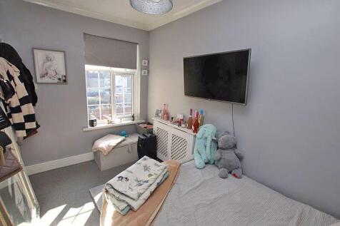 Bed 2 photo 2