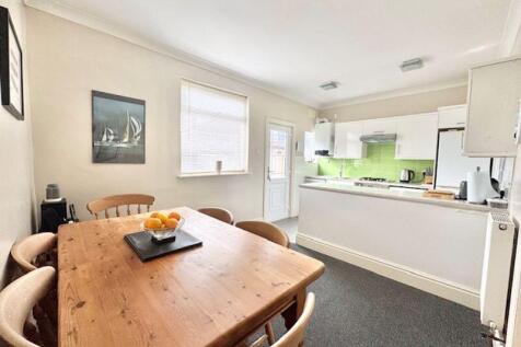 Kitchen breakfast dining room