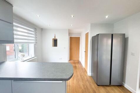 Kitchen-diner view 4 
