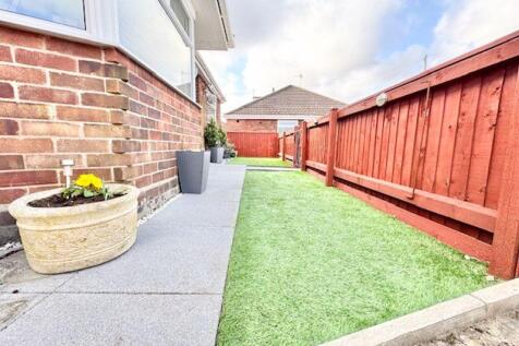 Front garden view 2