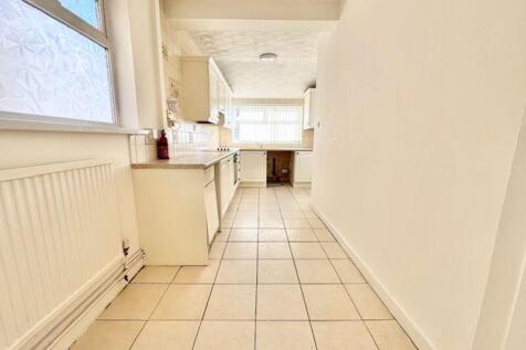 Kitchen breakfast room view 2