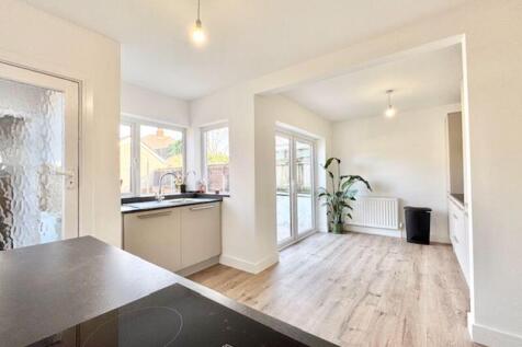 Open plan kitchen doner