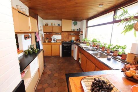 Kitchen photo 1