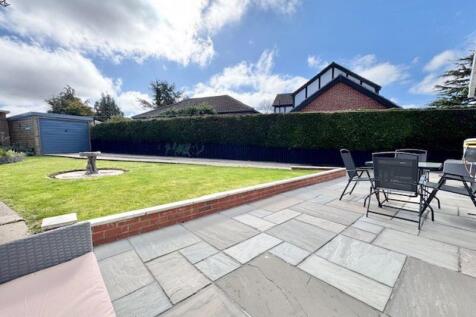 Patio to garden