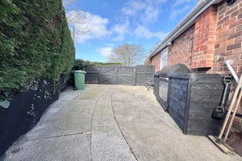 Side drive area