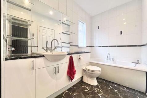 Bathroom photo 2