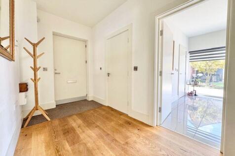 Entrance hall view 2