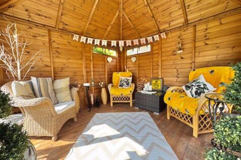 Summer house internal