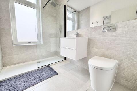 Family shower room