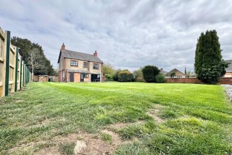 Rear garden view 2