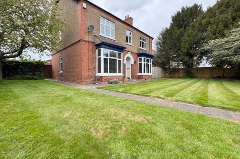 Front garden view 2