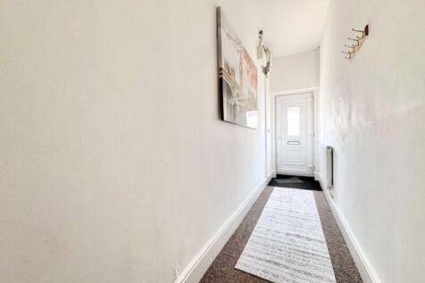 Entrance hall view 2