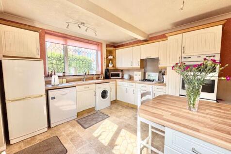 Breakfast kitchen view 2