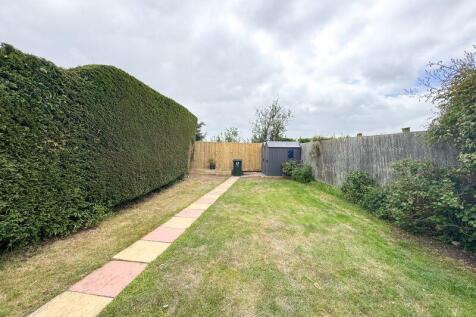 Rear garden view2 
