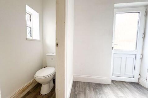 WC and lobby 