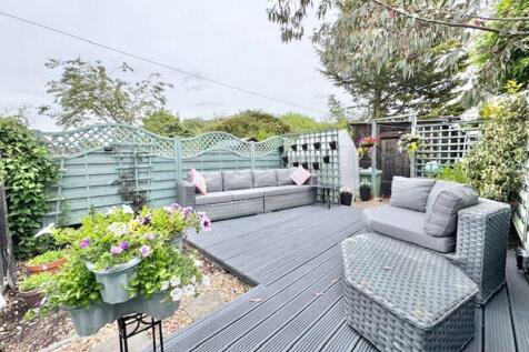 Decking area view 3