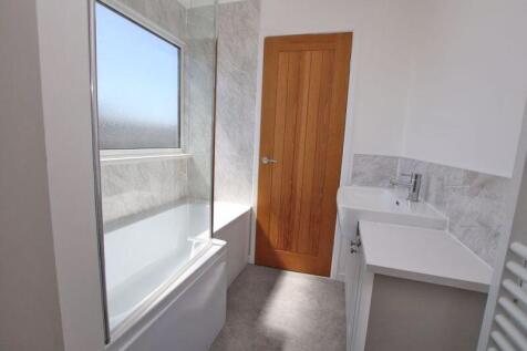 Bathroom photo 2