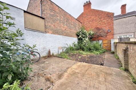 Patio to rear garden