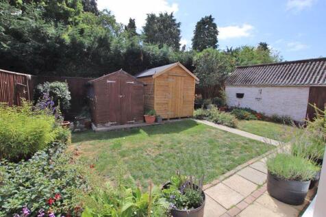 Rear garden photo 2