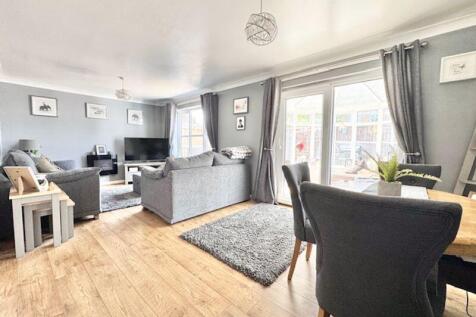 Lounge and dining room