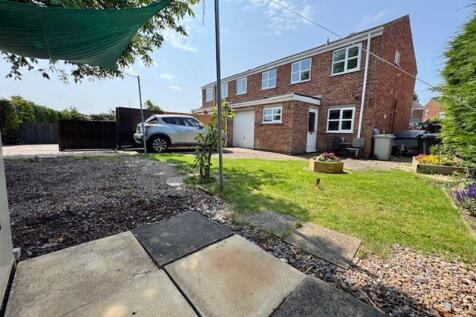 Front garden view 2
