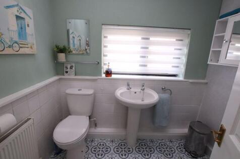 Shower room photo 2