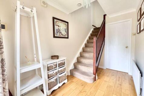 Entrance hall view 2