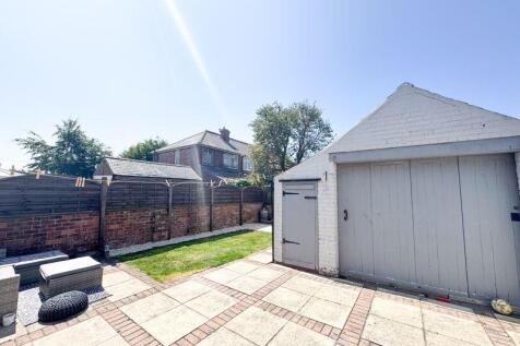 Rear garden view2 