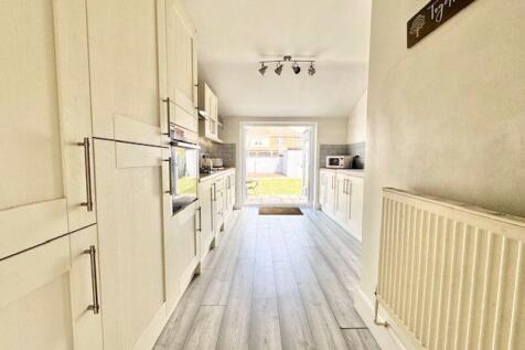 Kitchen breakfast (French doors open)