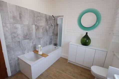 Bathroom photo 2