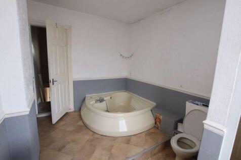 Bathroom photo 2
