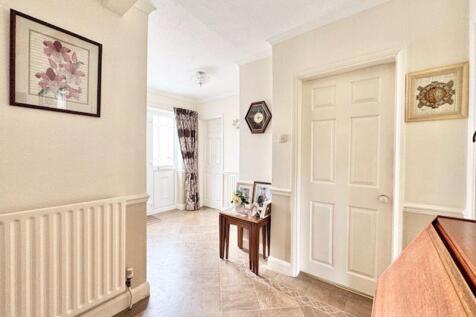 Entrance hall view 2