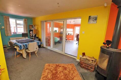 Lounge diner (dining area)