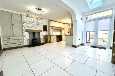 Lounge/Kitchen