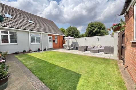 Rear garden view 3