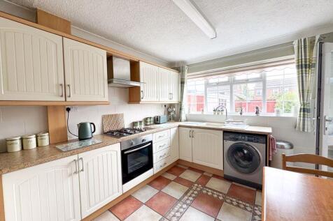 Kitchen side 2