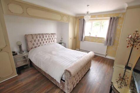 Bed 1 photo 1