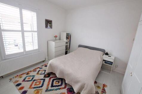 Bed 1 photo 2