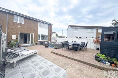 Rear garden view 3