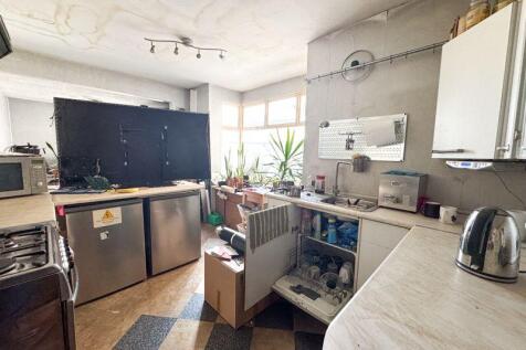 Kitchen side 