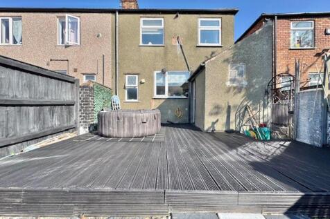 Raised decking view 3